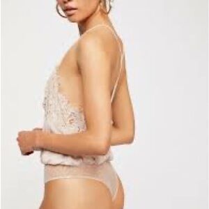 FREE PEOPLE SWEETIE PIE PALE PINK THONG BODYSUIT!❤️